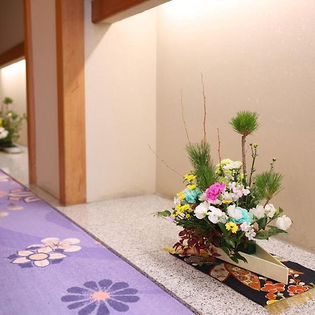 Yoshinotei Hotel Iida Bagian luar foto