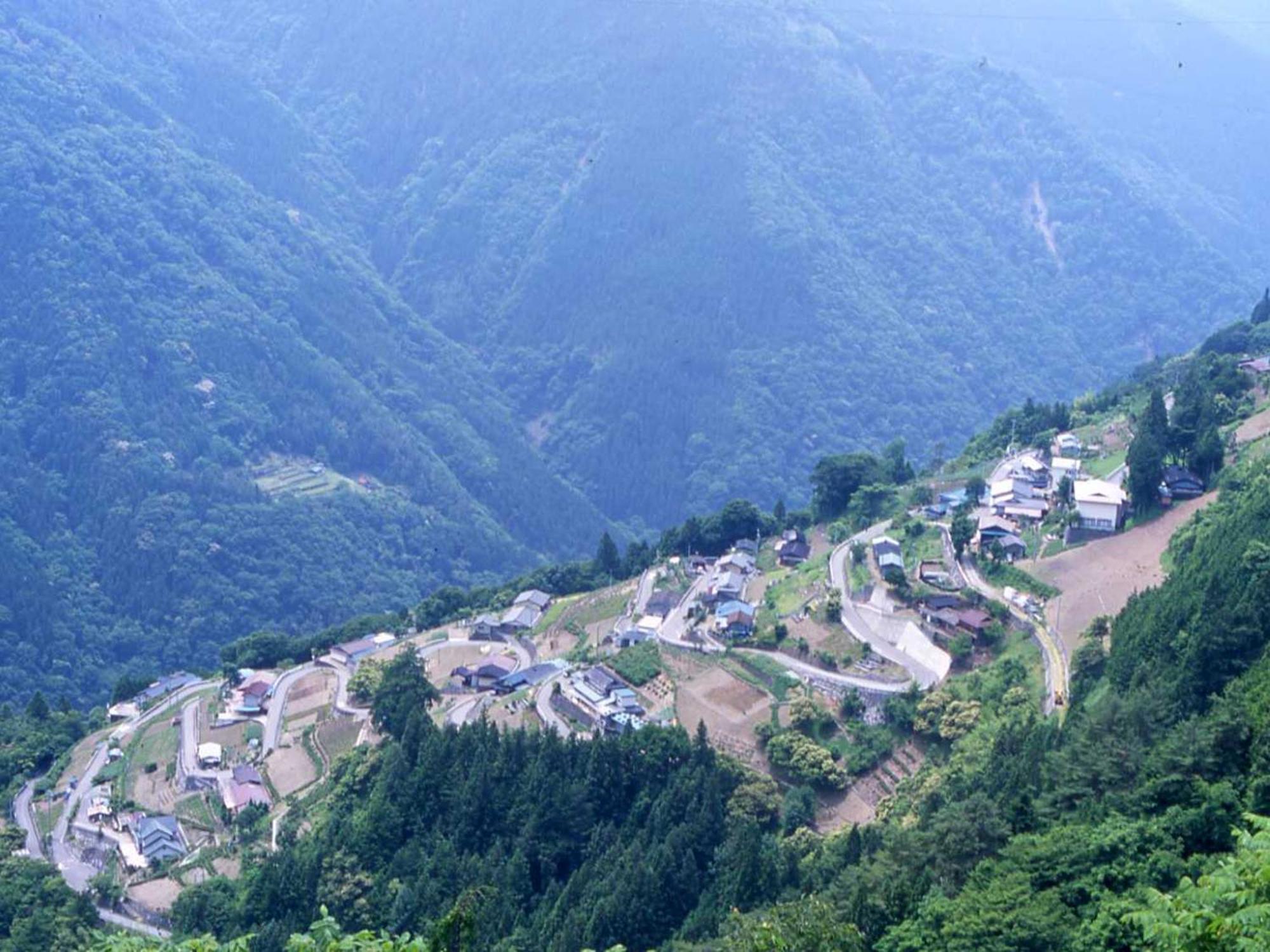 Yoshinotei Hotel Iida Bagian luar foto